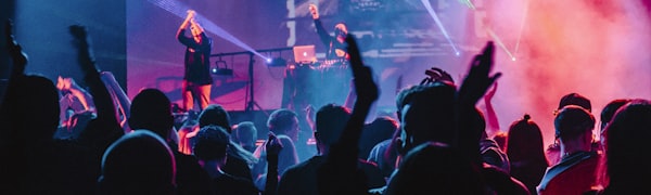 yy易游体育玩家部落球迷社区互动交流场景